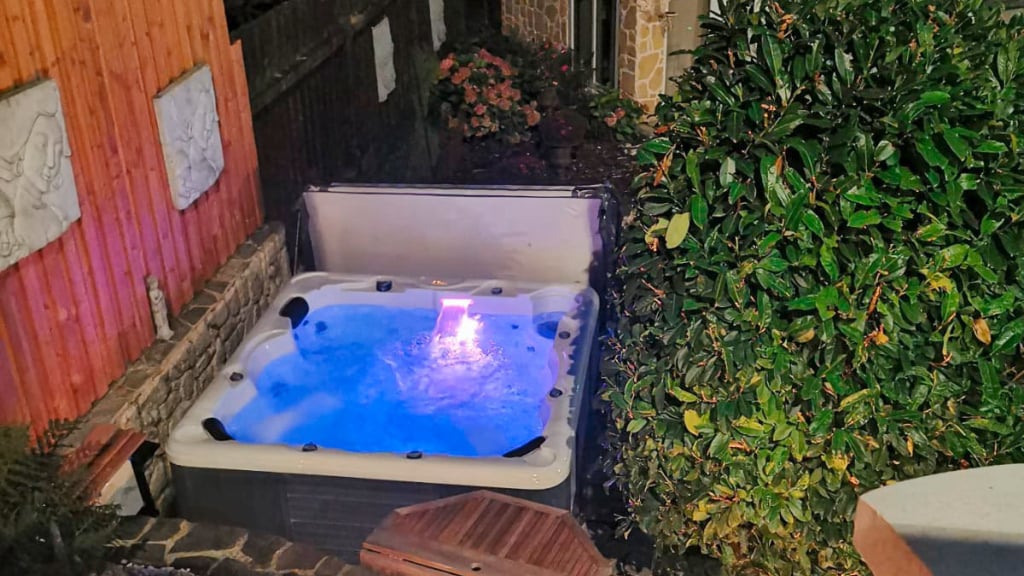 Private Spa & Lounge