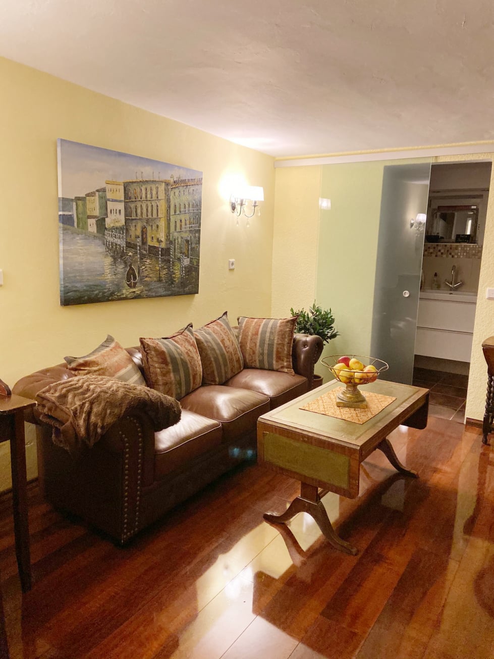 Private Spa & Lounge